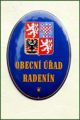 znak - obecní úřad Radenín